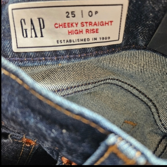📌30 NWT GAP CHEEKY STRAIGHT HIGH RISE WOMEN'S PETITE SIZE 25|0 - Picture 9 of 9